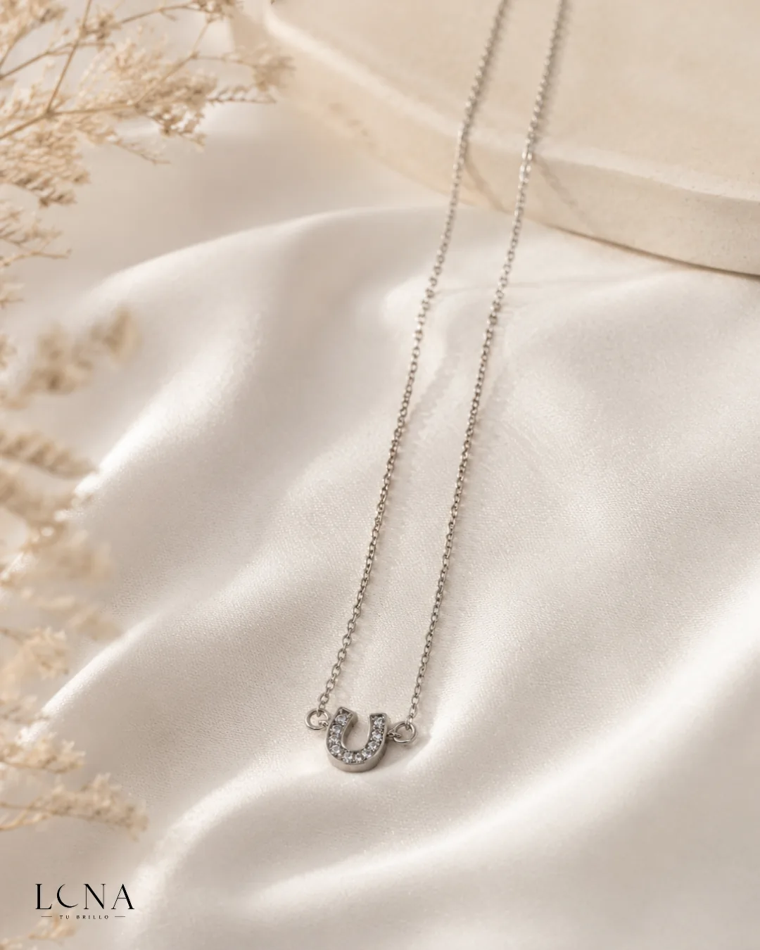 Aretes dorados con perlas Luna